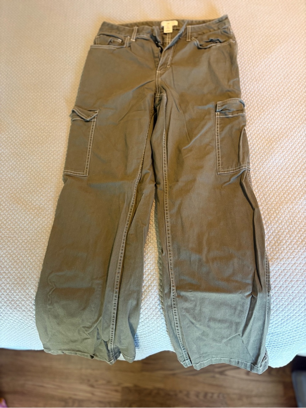 Cargo Pants in Olive Green